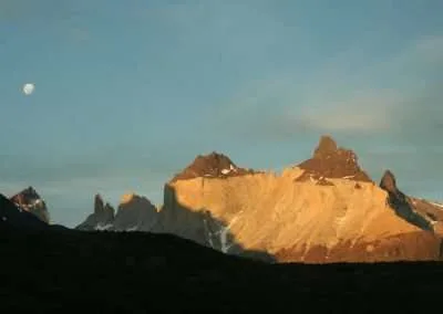 Los cuernos y la luna